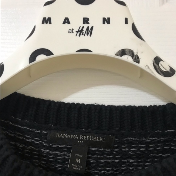 Banana Republic Sweater Medium - Picture 2 of 3